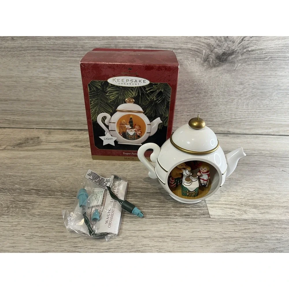 Hallmark Keepsake Ornament Magic Teapot Party LIGHT 1997 Near Mint Working W Box